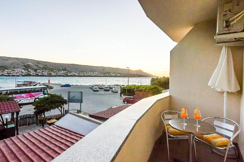 Apartmani "Jadran" Pag Town Eksteriør bilde
