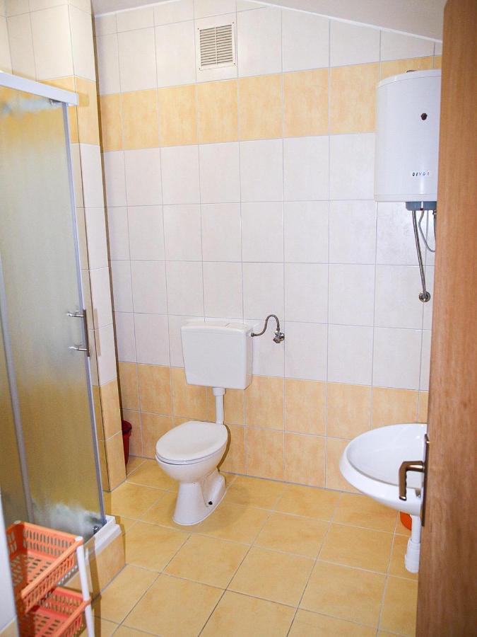 Apartmani "Jadran" Pag Town Eksteriør bilde