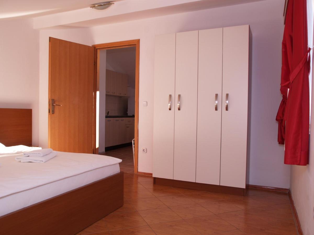 Apartmani "Jadran" Pag Town Eksteriør bilde