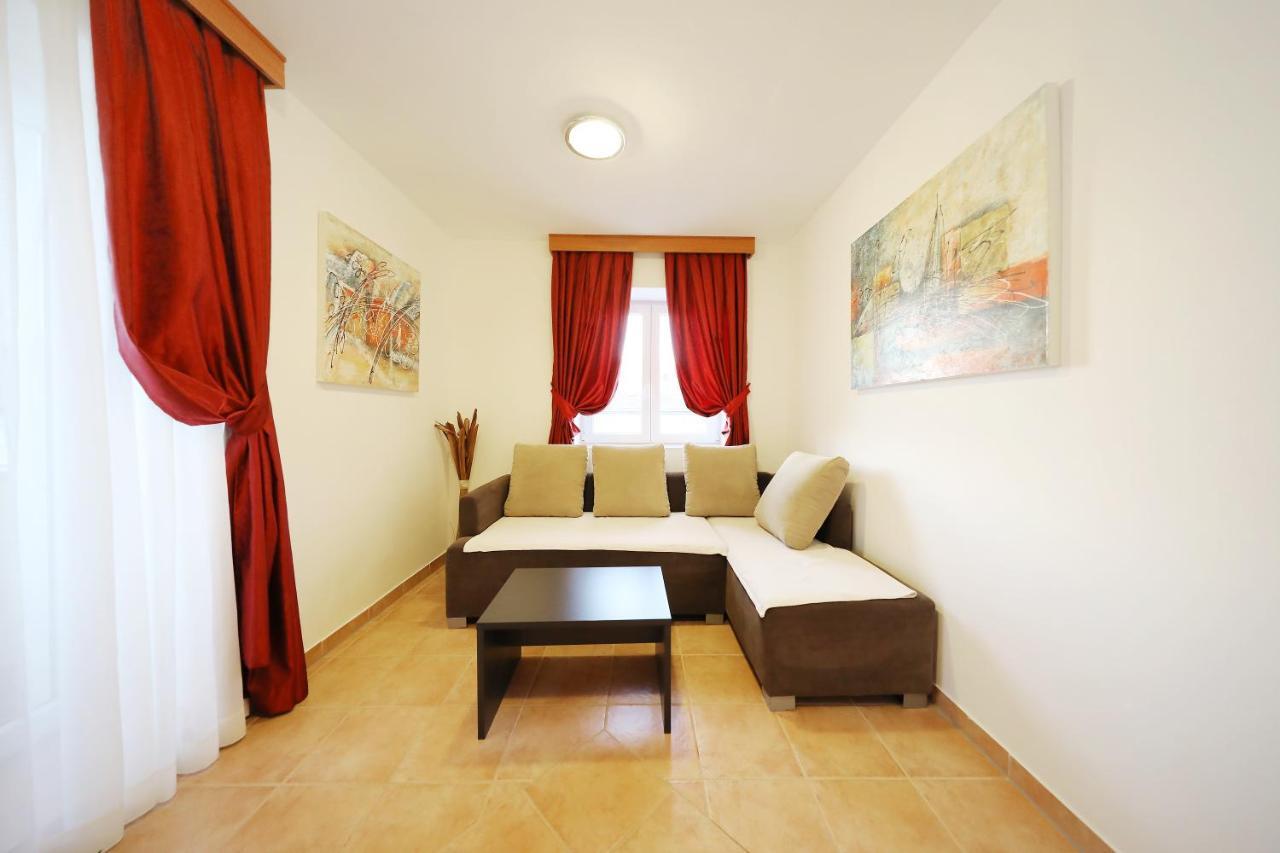 Apartmani "Jadran" Pag Town Eksteriør bilde