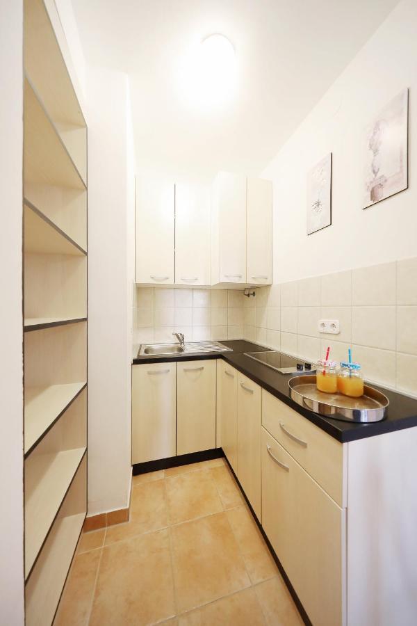 Apartmani "Jadran" Pag Town Eksteriør bilde