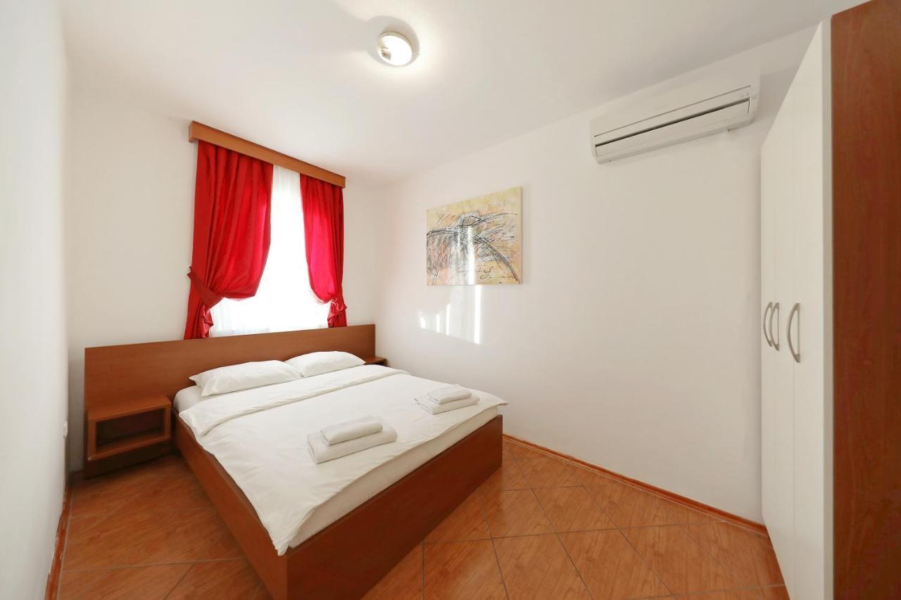 Apartmani "Jadran" Pag Town Eksteriør bilde