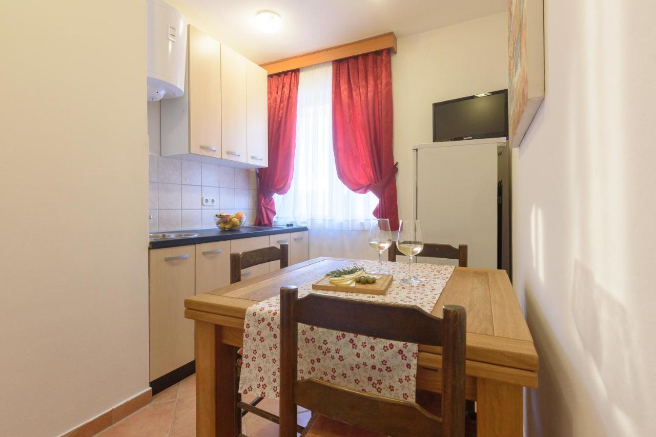 Apartmani "Jadran" Pag Town Eksteriør bilde