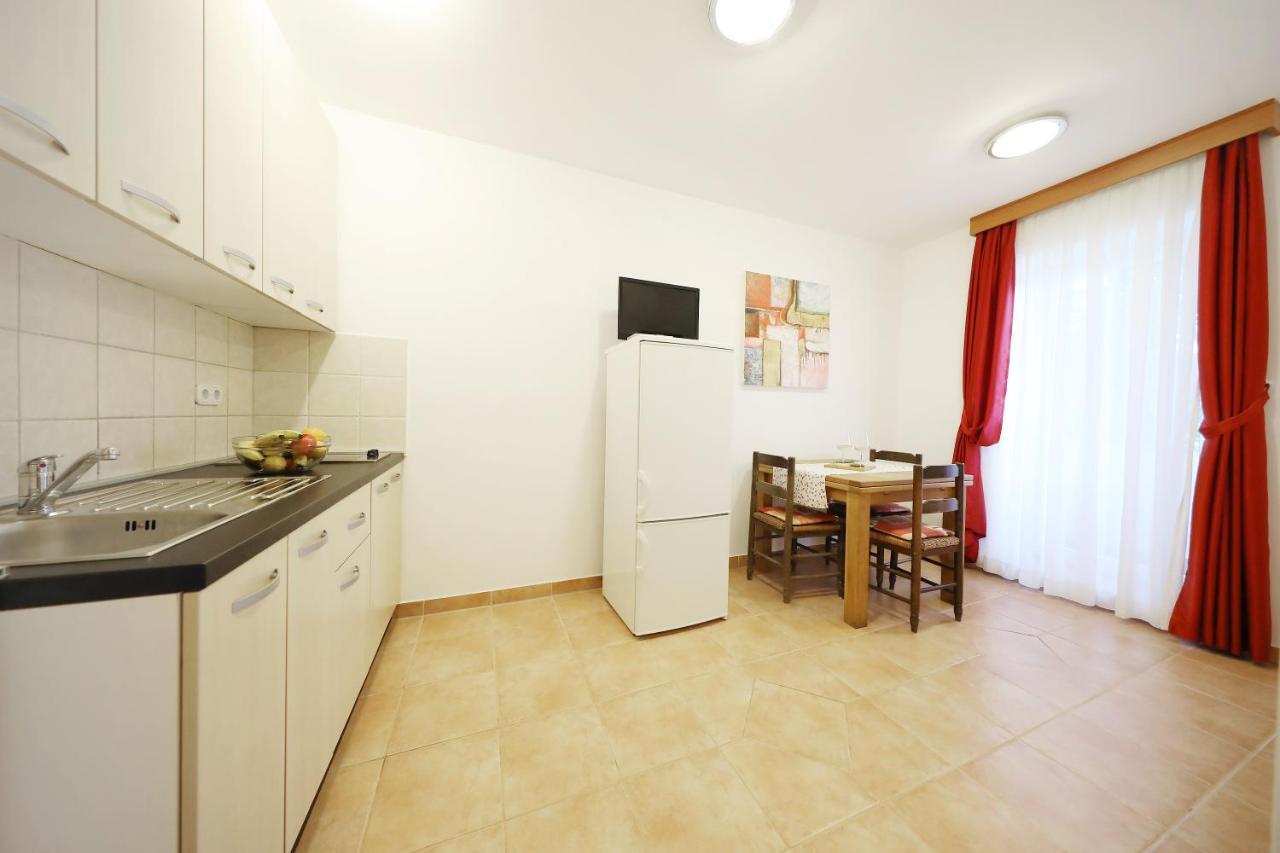Apartmani "Jadran" Pag Town Eksteriør bilde